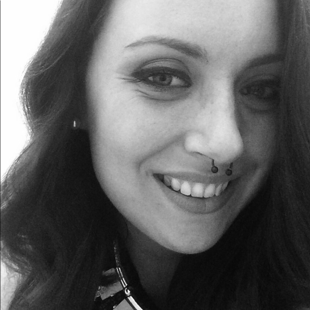 Meet your Posher, Roxanne